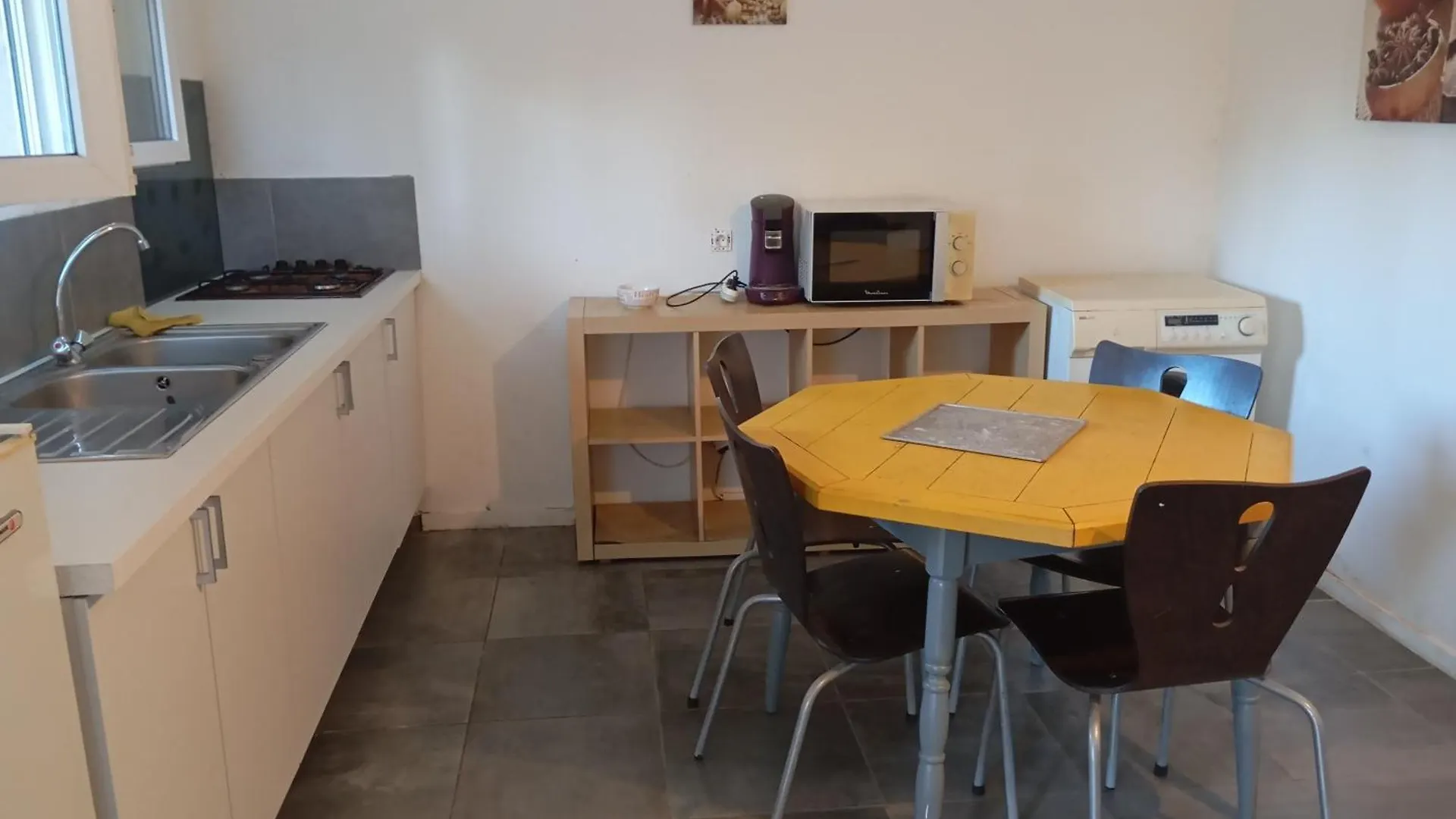 Quarto em Acomodações Particulares Chez Elyssa Apartamento Montauban